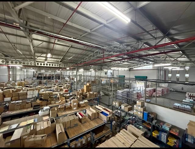3,300M² WAREHOUSE TO LET IN HALFWAY HOUSE